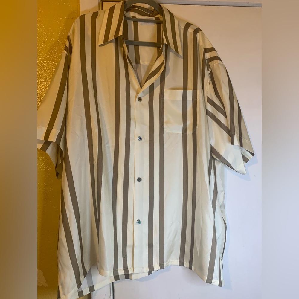 John Elliott Men Button Silk striped Shirt short sleeves. XXL collar.